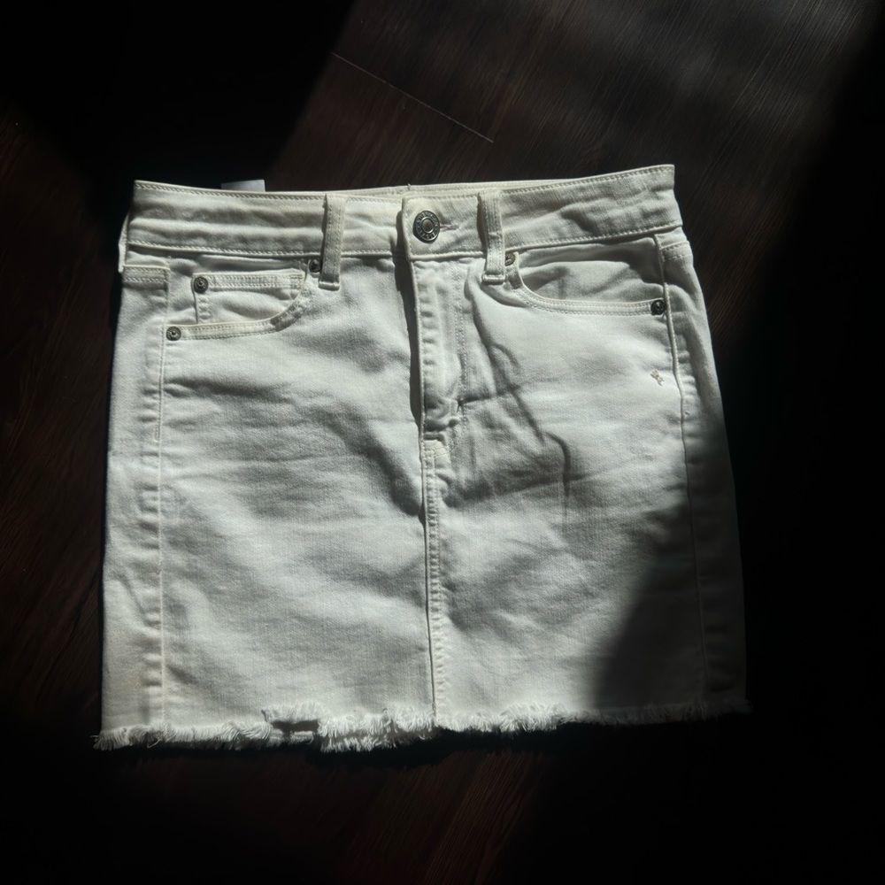 American Eagle Super Stretch Women's White Hi-Rise Mini Denim Skirt - Size 4
